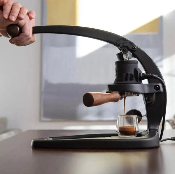 Manuell Espressomaschinn - Barista an Espresso