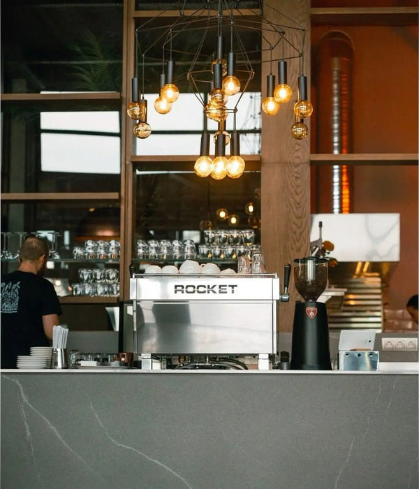 Kommerziell Espressomaschinnen - Barista an Espresso