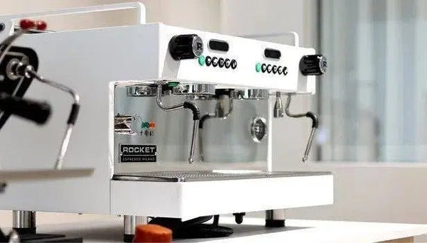 Kommerziell Espresso-Maschinnen - Barista an Espresso