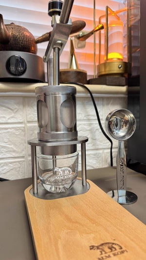 Aleman portabel handgepompte Espressomaschinn | Kontrolléier de Drock wéi s du wëlls.