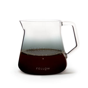 Glas-Servéierkanne mat stilreinem Design fir präzis Bréiung, Barista-Zoubescheier, déi neisten Neiegkeeten, alles ëm de Kaffi.