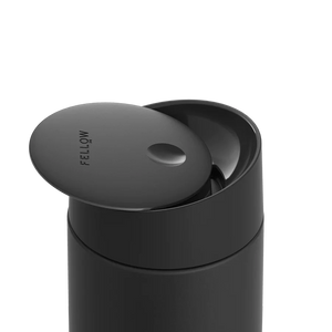 Matt schwaarze take away-Thermos mat Schieberdeckel, Deel vu Fellow an EspressoGear, dat Neitst vun Allt om kaffe.