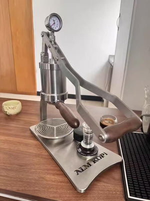 Aleman 2P Espressomaschinn mat manuellem Hebel | Basis an Drëpsbrietchen aus Edelstol