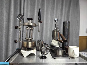 Aleman Sniper Espressomaschinn mat manuellem Hiewel | Precision Tower aus Edelstahl